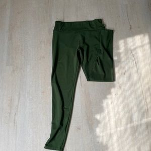 Army green Amazon legging with scrunched butt.